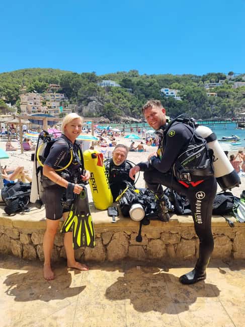 Mallorca: Scuba Diving for Beginners - The first breath through a regulator