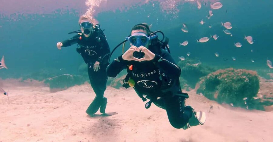 Malta, Scuba diving with instructor - The 45-minute safety briefing in Bugibba