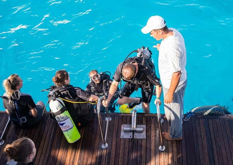 Marmaris: Scuba Diving, Incl. 2 Dive, Lunch w/Hotel Transfer - Getting ready for your first underwater session
