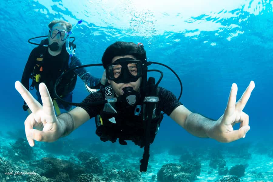 MUSCAT: Daymaniyat Island Snorkeling & Try-Dive + BBQ Lunch - The first snorkeling stop: an easy look below the surface