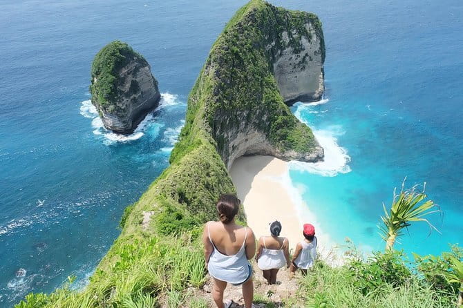 Nusa Penida Private Diving Tour by Speedboat - Lunch beside Lembongan Lagoon