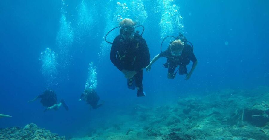 Oia: 2 Guided Scuba Dives off Santorini for Certified Divers - From Oia to the Santorini port