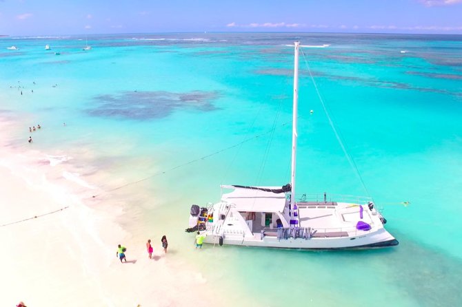 PACKAGE DEAL Catamaran- Snorkeling - Hooka Diving - Parasailing - Starting at 2 p.m. with hotel transport