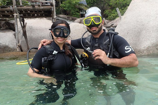 PADI Discover Scuba Diving in Koh Tao - half day and two dives - The One-Hour Break on the Sundeck