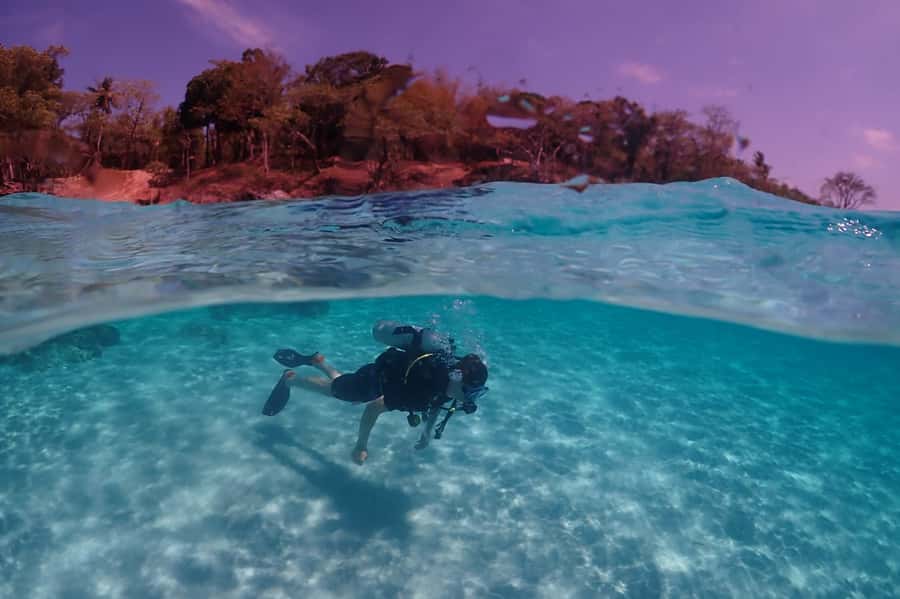 Phuket: Discover Scuba Diving to Racha Yai Island - The boat lunch break and time between sessions
