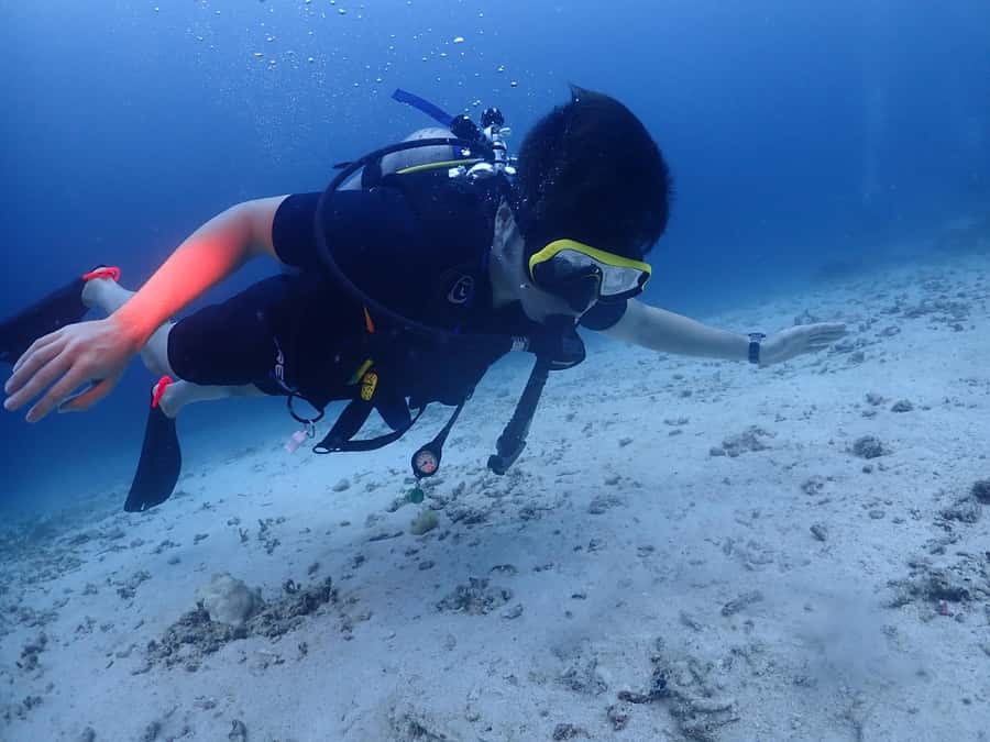 Phuket: Try SCUBA DIVING Full Day Experience 2 Dives - Reaching Racha Yai after the boat journey