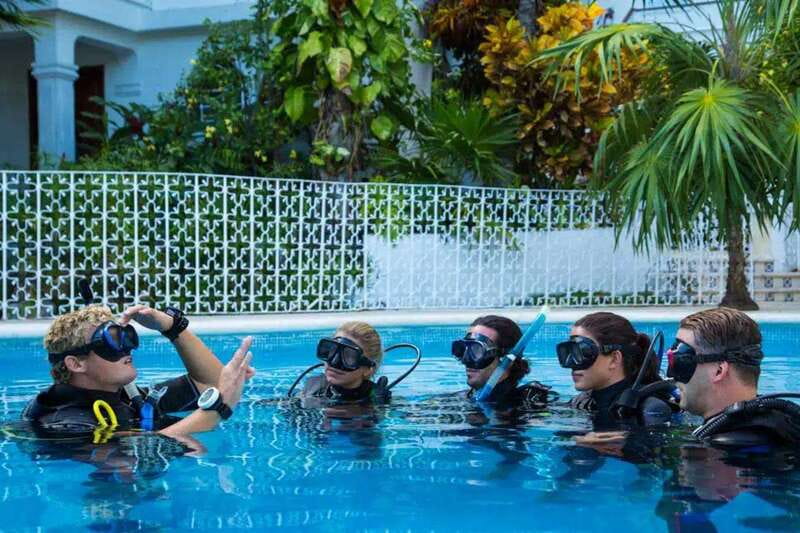 Playa del Carmen: Discovery Scuba Diving - Non Certified - Starting at SCUBA PLAYA at 8:00 AM
