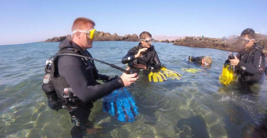Puerto del Carmen: Try Scuba Diving for Beginners - Thirty to Forty Minutes Beneath the Surface