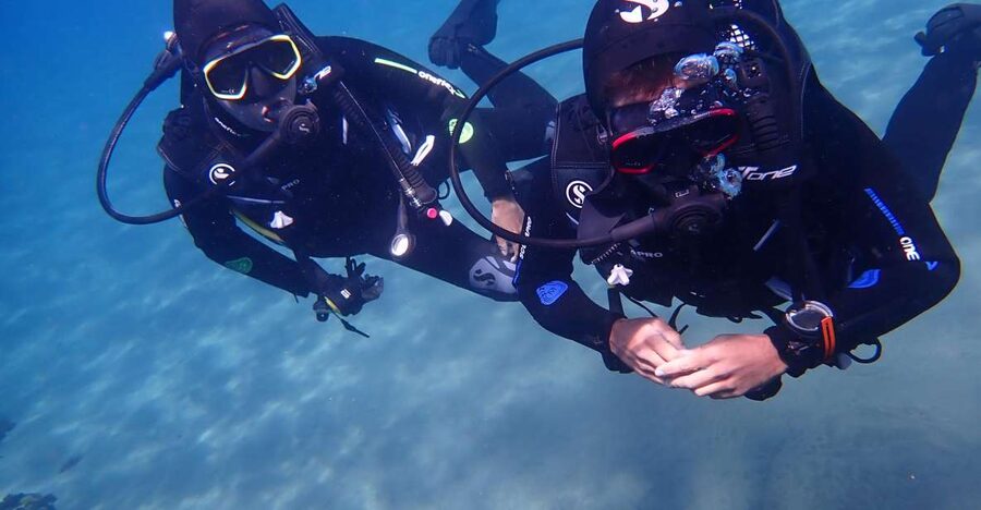 Puerto del Carmen: Try Scuba Diving from the beach - Meeting the team at Puerto del Carmen’s beach