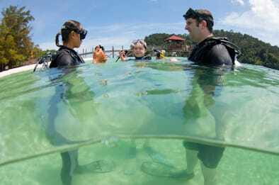 RAID Try-Dive in Kota Kinabalu, Sabah - The first underwater session takes place in a protected bay