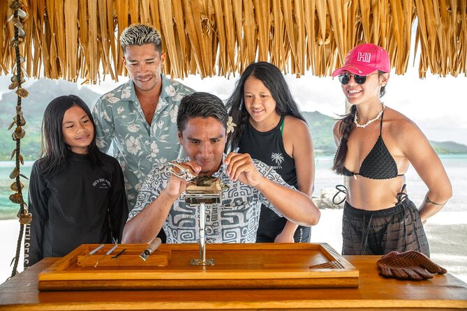 Romantic dive in the lagoon of Bora Bora. Private instructor on a shared boat - Which couples should book it?