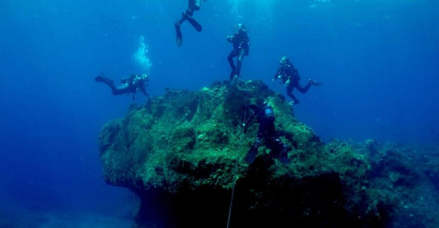 Santorini: Scuba Diving Experience for Beginners - Why Armeni Bay suits a first underwater experience