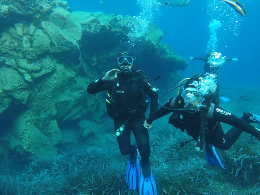 Santorini: Scuba Diving Experience in Caldera for Beginners - Key points at a glance