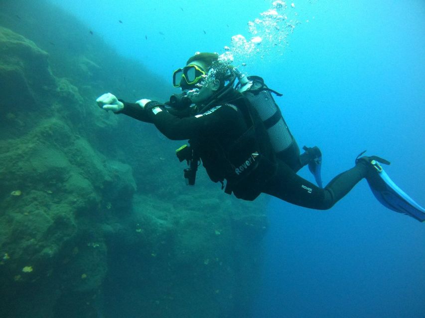 Santorini: Scuba Diving Experience in Caldera for Beginners - The briefing: what you learn before entering the water