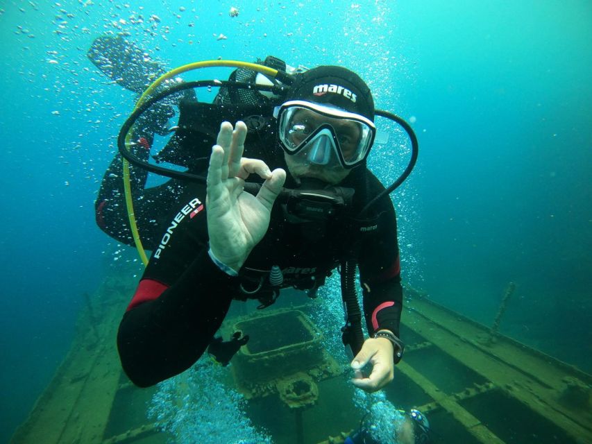 Santorini: Scuba Diving Experience in Caldera for Beginners - Meeting the team in Emporio