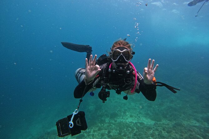 Scuba Diving Adventure in Musandam, Oman - Getting ready on the boat
