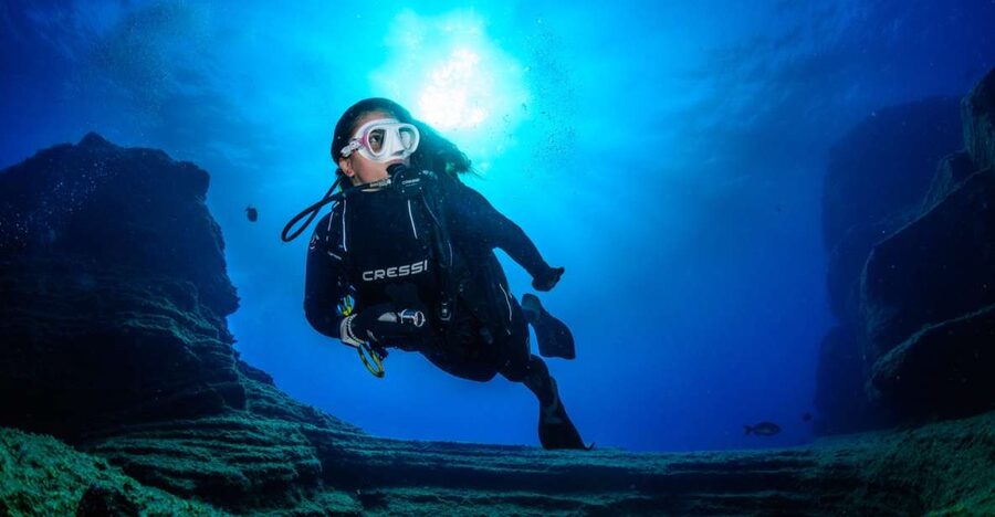 Scuba Diving Baptism in La Restinga - The 14:00 meeting at Centro de Buceo El Bajón