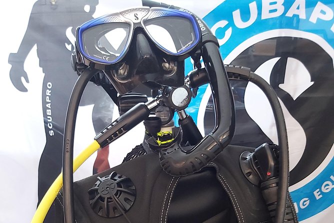 Scuba Diving in Lanzarote (for certified divers only) - The first session: volcanic rock and marine life