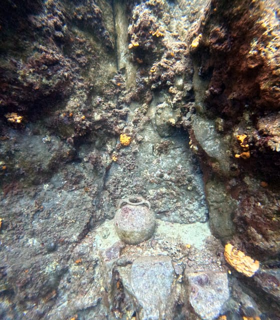 Scuba Diving in the Volcanic Caldera/shorelines of Santorini - Key things to know before booking