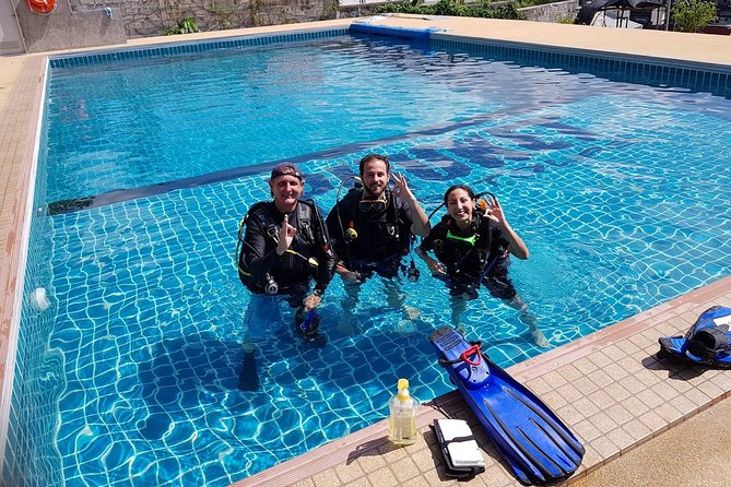 Scuba diving Pool lesson for beginners (1 hour ) - Group size, timing, and practical comfort