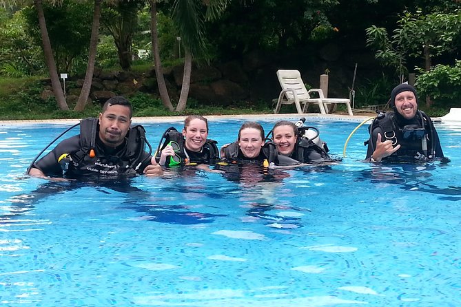 Scuba diving Pool lesson for beginners (1 hour ) - Why the equipment and insurance matter
