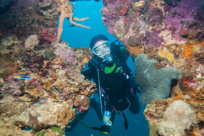 Scuba Diving Tour in Antalya with Lunch and Transfer - Getting ready with the instructor