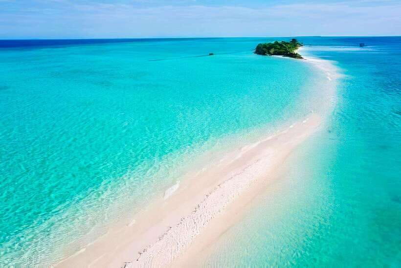 Semporna: Explore 3 Islands Tour Snorkel or Dive & Lunch - The crew and group atmosphere
