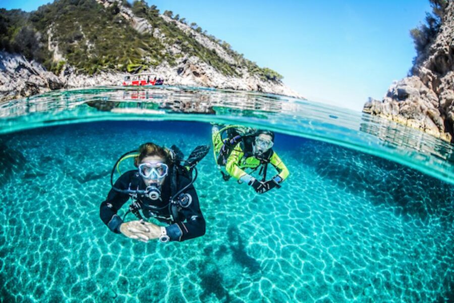 Sesimbra: First Scuba Diving Experience in the Ocean - A speedboat ride along the Sesimbra coast
