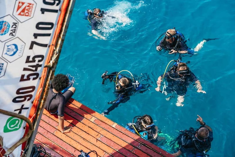 Side: Scuba Diving, Underwater Museum, 2 Dives incl. Lunch - Group size, waiting, and the pace of the day