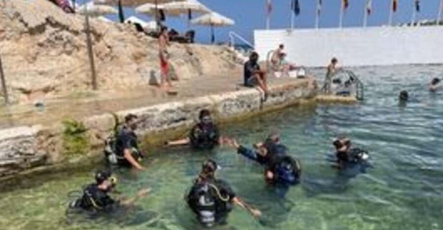St Julians: Discover Scuba Diving Experience - Getting comfortable in shallow water