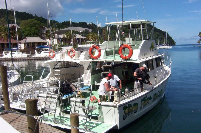 St Lucia Certified Scuba Diving Tour - A simple Caribbean lunch between sessions