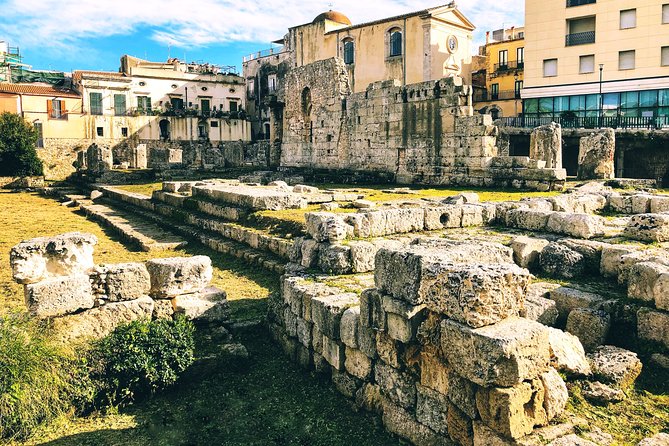 Syracuse: Ortigia Deep Dive Cultural Tour (max 6 Guests) - Piazza Archimede and the Diana Fountain