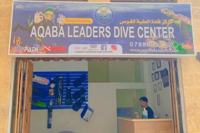 Take advantage of a half-day boat dive experience in Red sea of Aqaba. - The briefing and preparation for first-timers