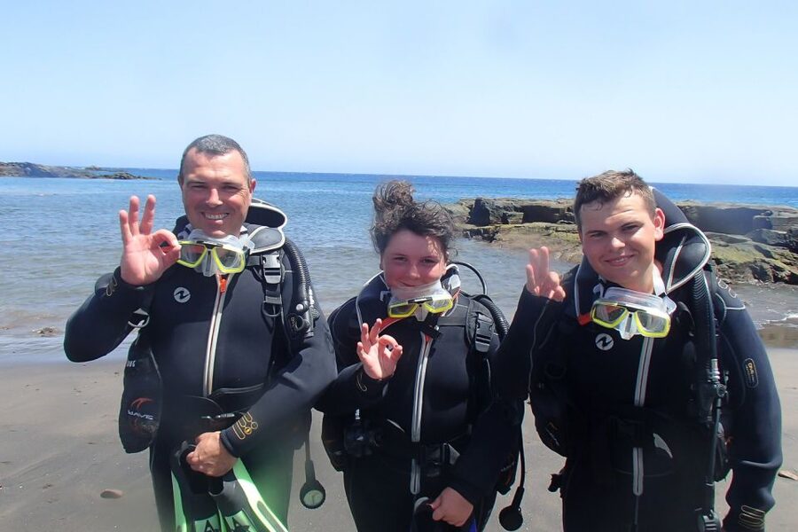 Tenerife: Abades Beach Beginner Diving Experience - Free time, beach, and lunch