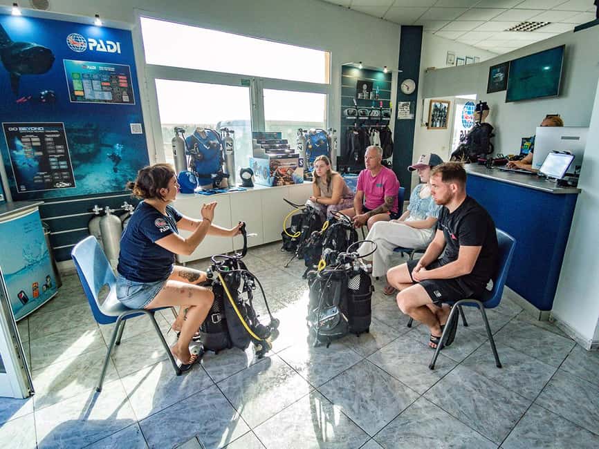 Tenerife: Beginner Scuba Dive Experience - Transport to the local site and shallow-water practice