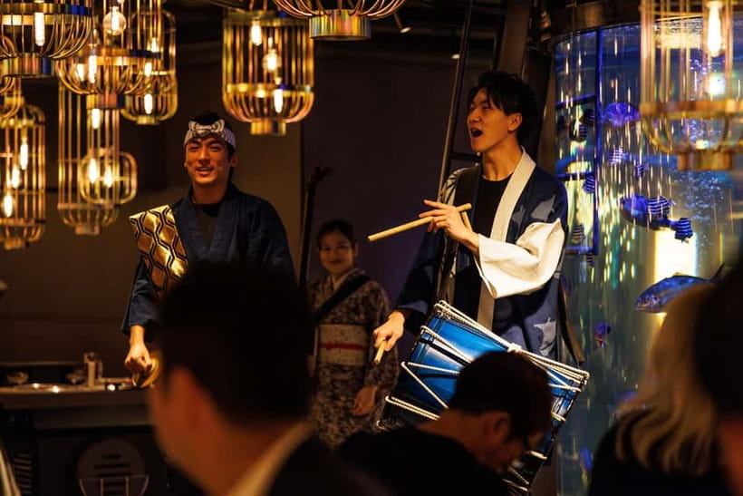 Tokyo: Japanese Experiece Dinner with Diving Ama Performance - Building your own hotpot meal
