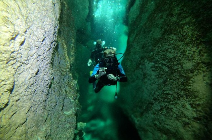 Try dive in beautiful Casa cenote for 2 people - The instructors and the private format