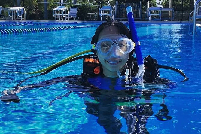 Try Scuba Diving with Professional Scuba Instructor - A lunch break before the marina