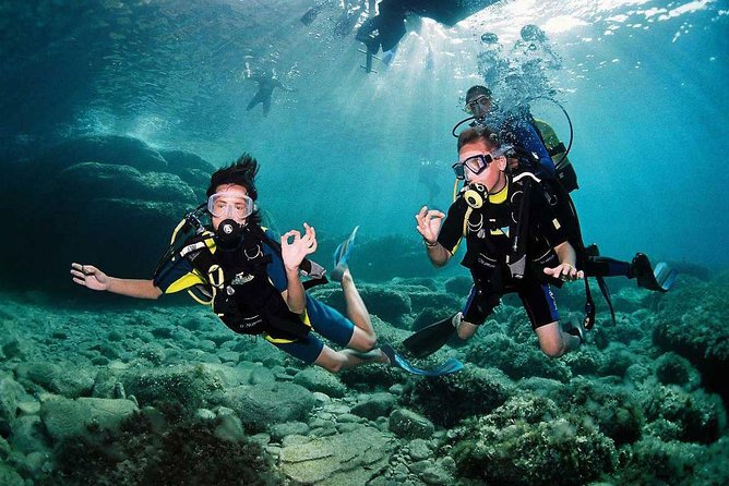 Tulamben Diving Tour Shipwreck USS Bali - Lunch, showers, and the useful break between sessions