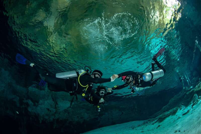 Tulum : Dos Ojos cenote 2 scuba dives (certified divers) - Why Dos Ojos makes a special scuba morning