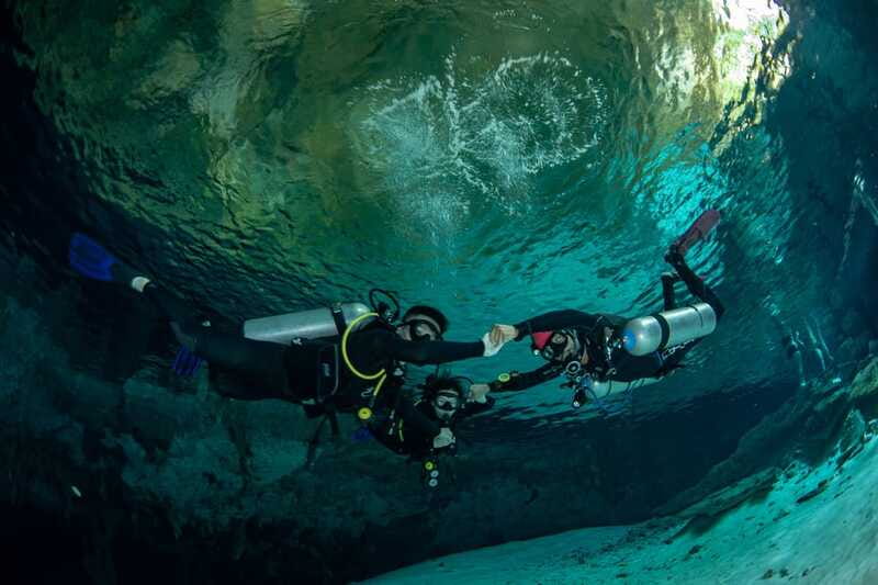 Tulum : Dos Ojos cenote 2 scuba dives (certified divers) - Guides who add value to the morning