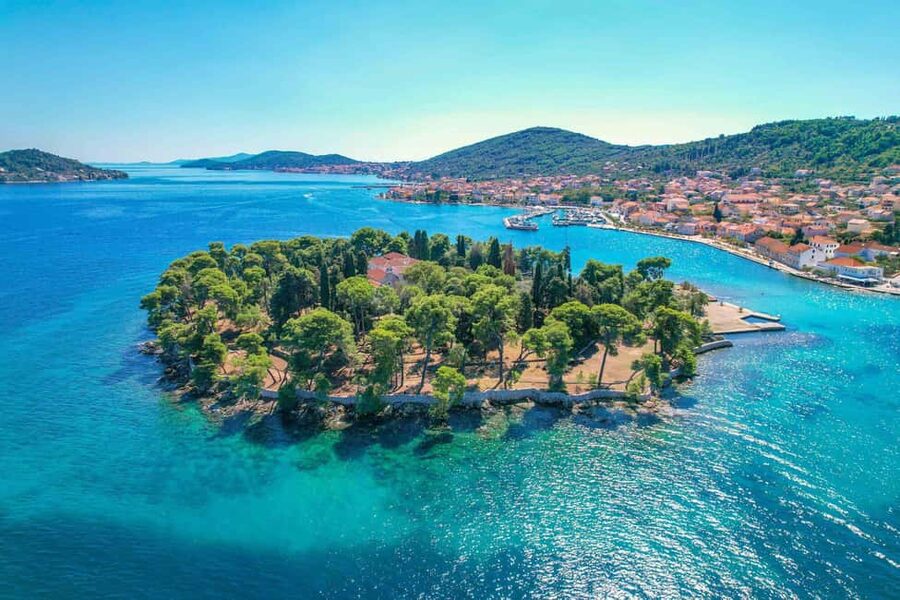 Zadar: 3 Islands Speedboat Tour with Drinks and Diving - Ošljak and the One-Hour Island Break