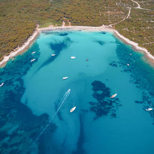 Zadar: Sakarun Beach & Dugi Island Speedboat Tour w/Diving - Lunch in Božava: good food, fixed choices