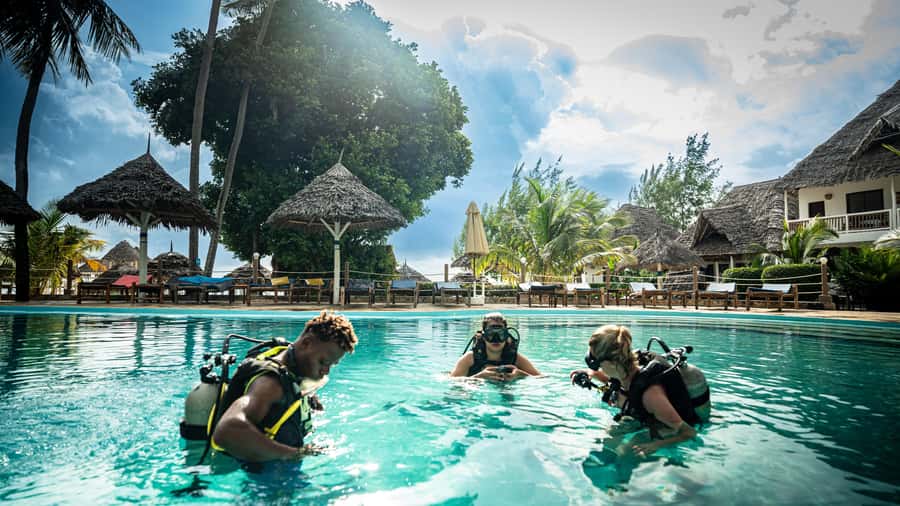 Zanzibar 1 Day Scuba Diving Course for Beginners with Lunch - Boarding the boat for two Indian Ocean sessions