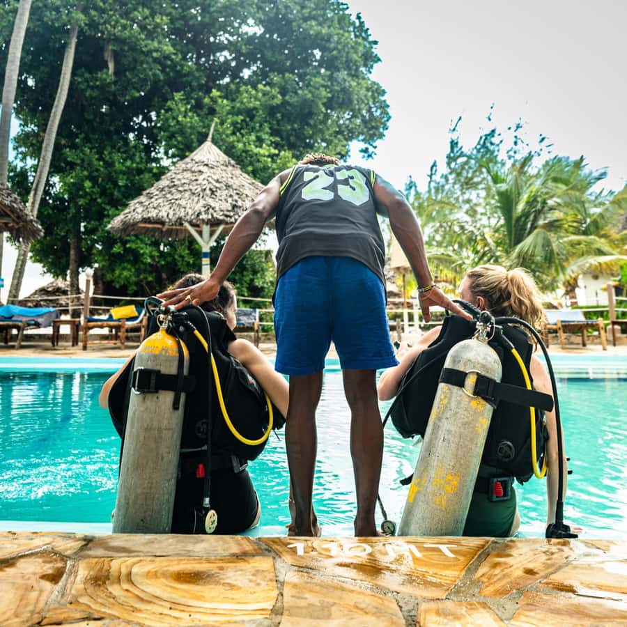 Zanzibar 1 Day Scuba Diving Course for Beginners with Lunch - Practical tips for a smoother morning